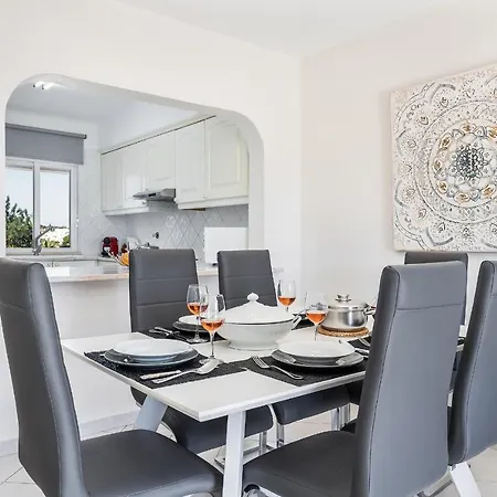 Portes Balaia Golf 公寓 *